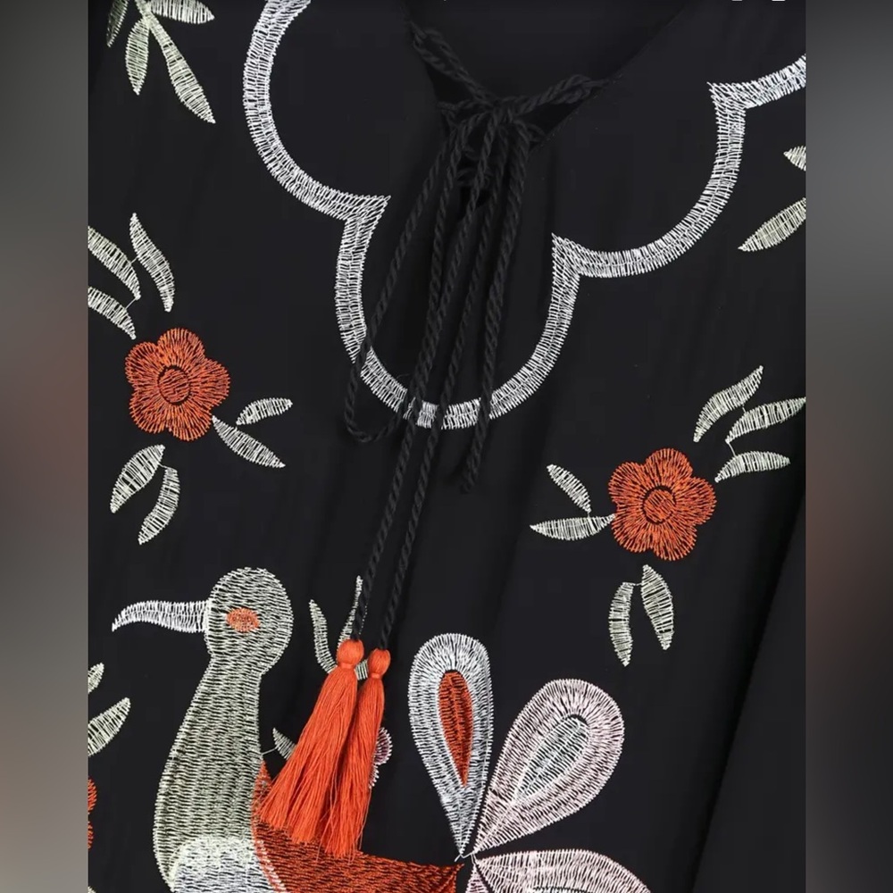 Embroidered caftan - Picture 8 of 9